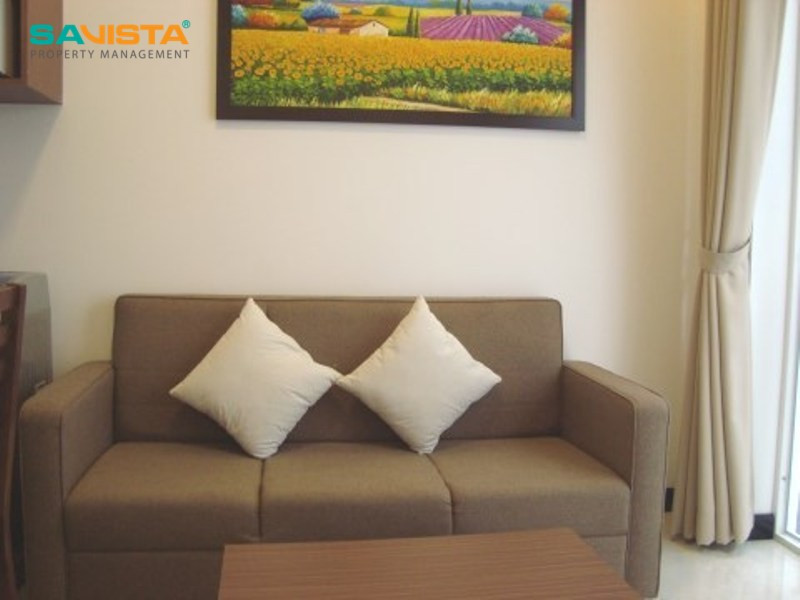 A Light and Peaceful One-Bedroom