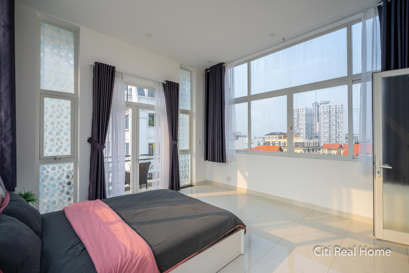 Penhouse -One-Bedroom for Relaxed Urban Life