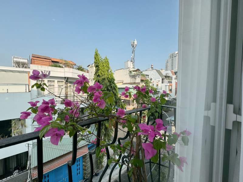 One-Bedroom Designed to Feel Airy-Thảo Điền