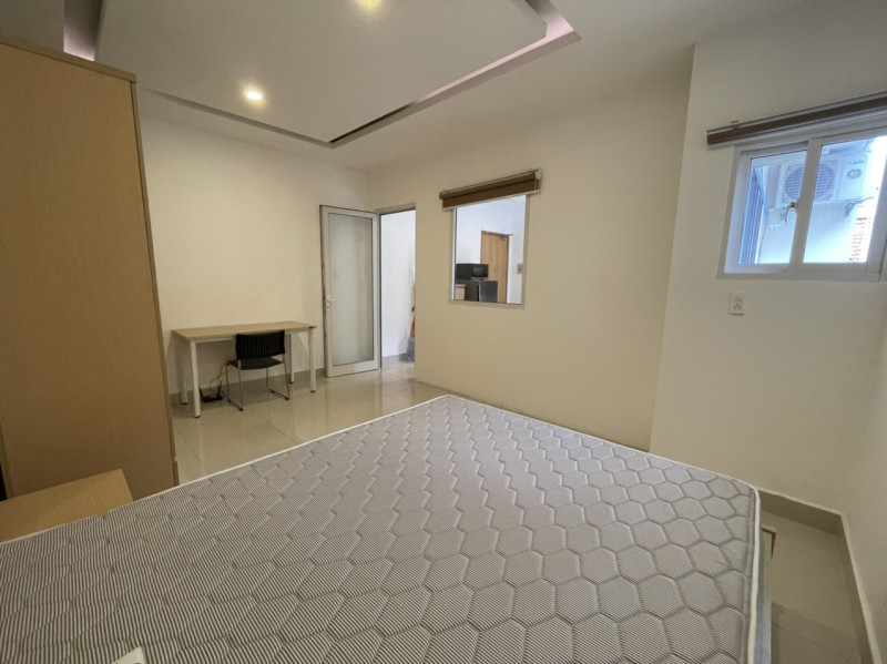 A Calm One-Bedroom Away from the Noise