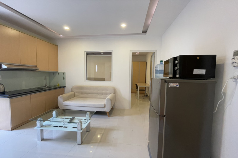 A Calm One-Bedroom Away from the Noise