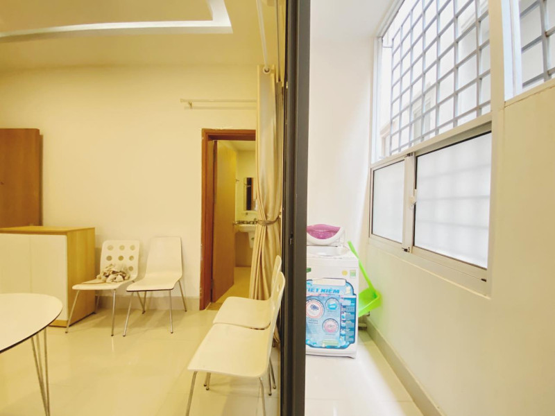 A Fresh-Feeling One-Bedroom Home