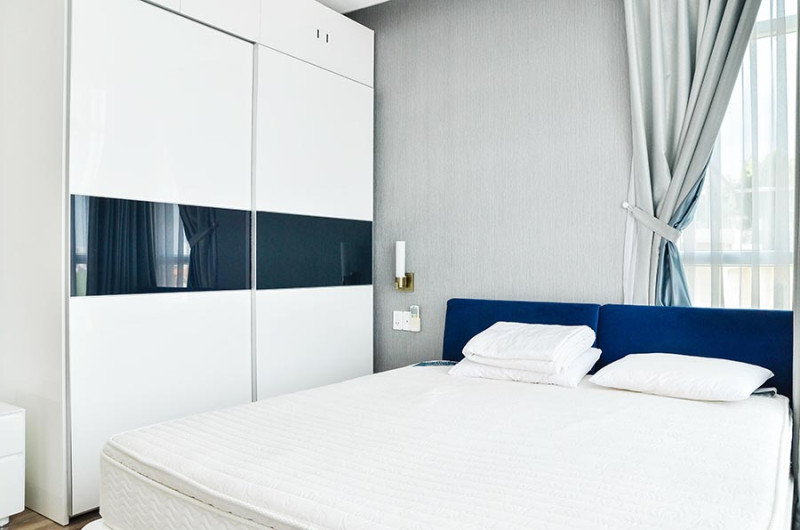 A Comfortable Modern One-Bedroom