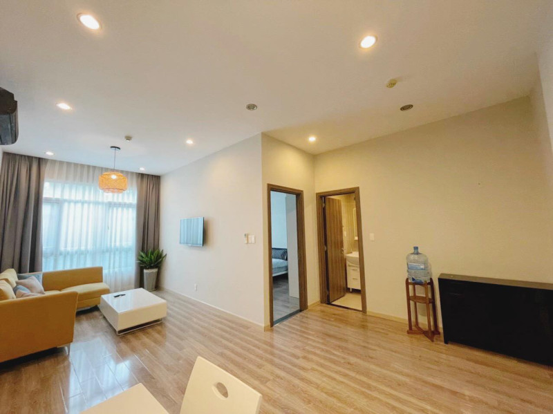 A Breezy One-Bedroom in Thao Dien