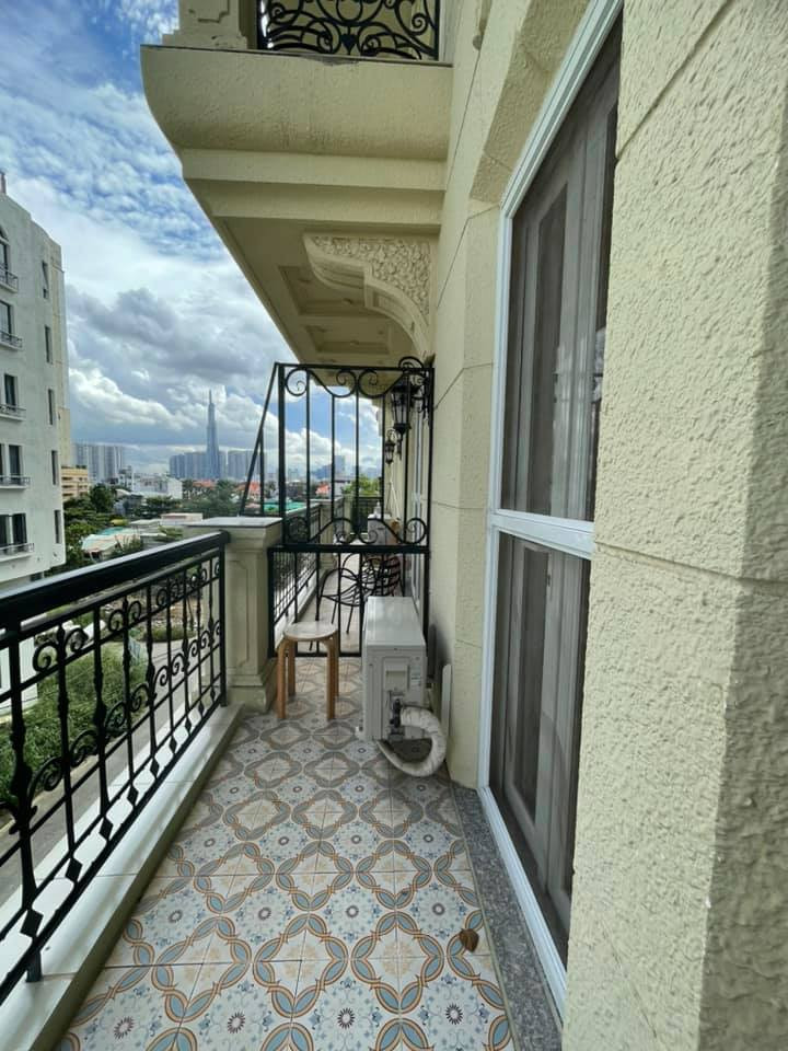 One-Bedroom Living with Soft Natural Light