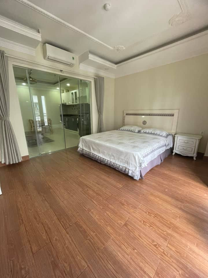 One-Bedroom Living with Soft Natural Light