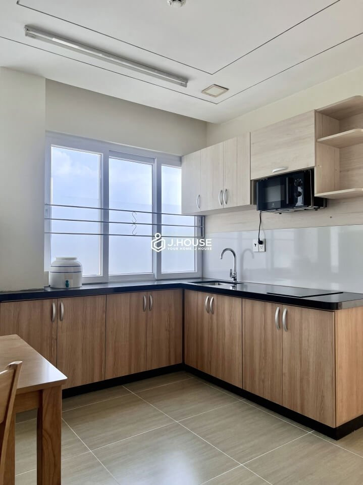 A Calm Urban One-Bedroom Home