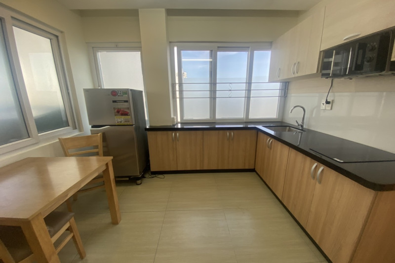 A Calm Urban One-Bedroom Home