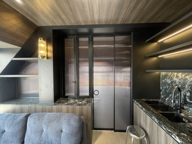 Penhouse -A Fresh and Gentle One-Bedroom Space