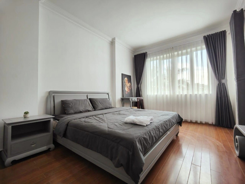 A Peaceful Two-Bedroom Home Surrounded by Greenery-TD