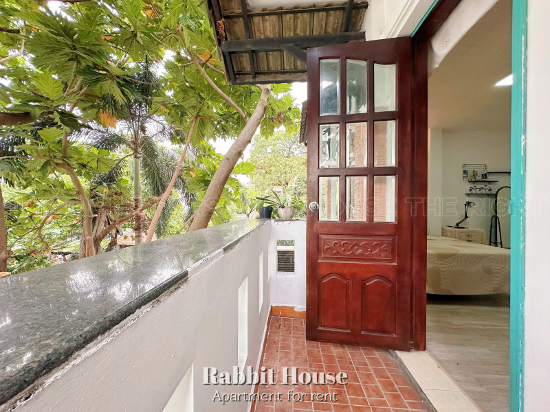 Lovely Two-Bedroom Apartment in a Green Neighborhood