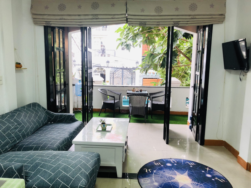 Lovely Two-Bedroom Apartment in a Green Neighborhood