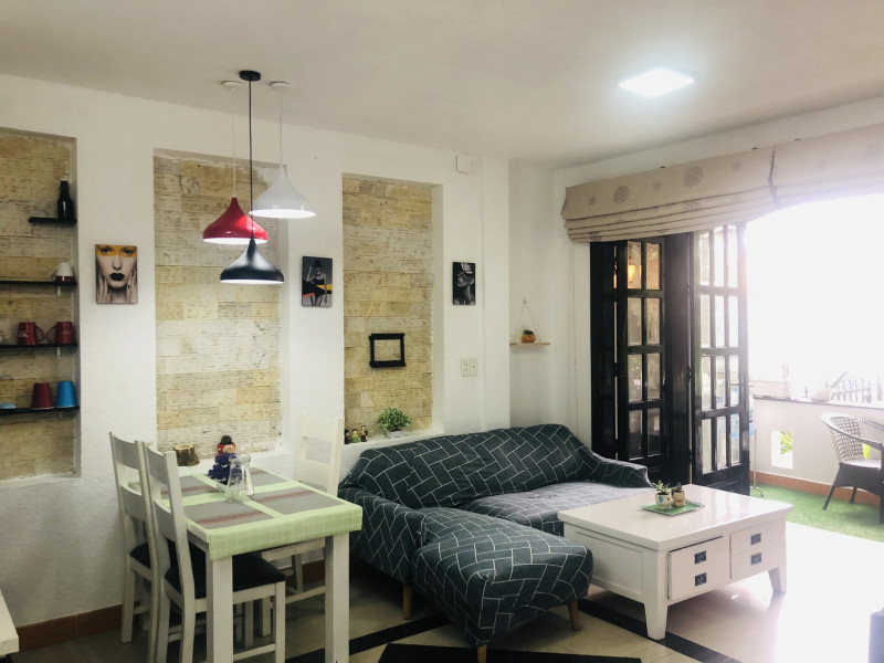 Lovely Two-Bedroom Apartment in a Green Neighborhood