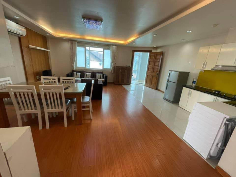 A Warm Two-Bedroom Space Full of Character