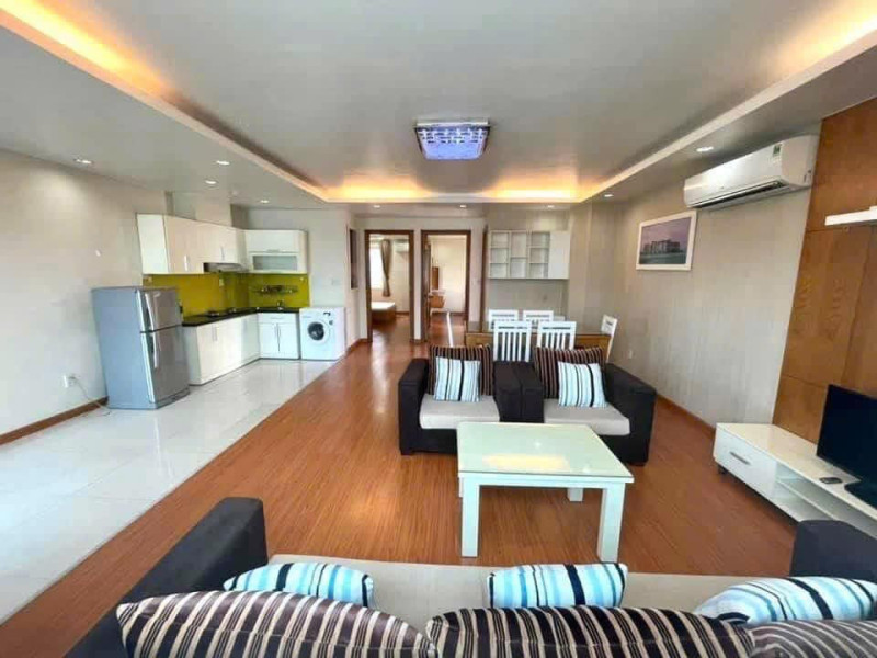 A Warm Two-Bedroom Space Full of Character