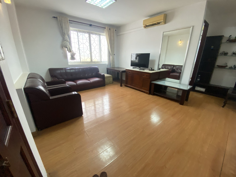 Cheap -Two-Bedroom Residence with a Sophisticated Living Concept