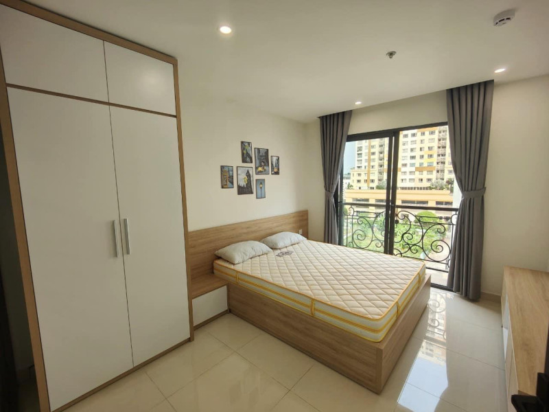 Two-Bedroom Apartment with a Balanced and Open Layout