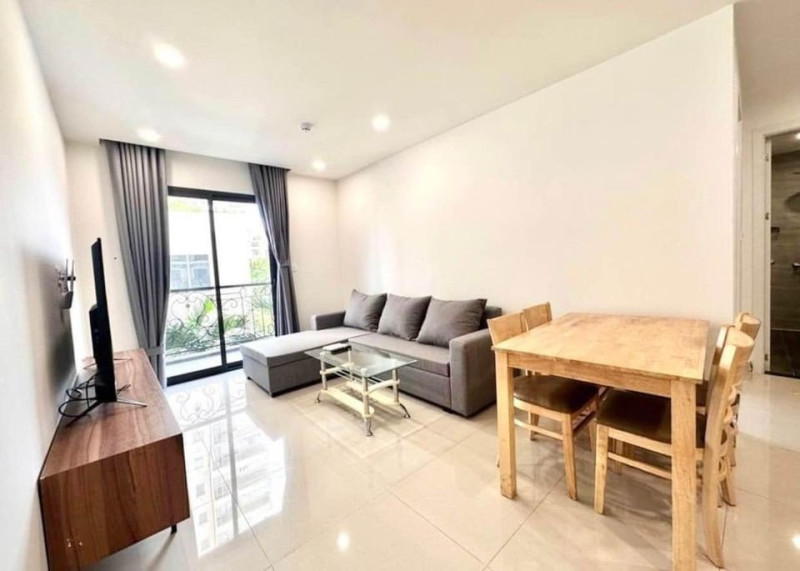 A Tastefully Composed Two-Bedroom Residence