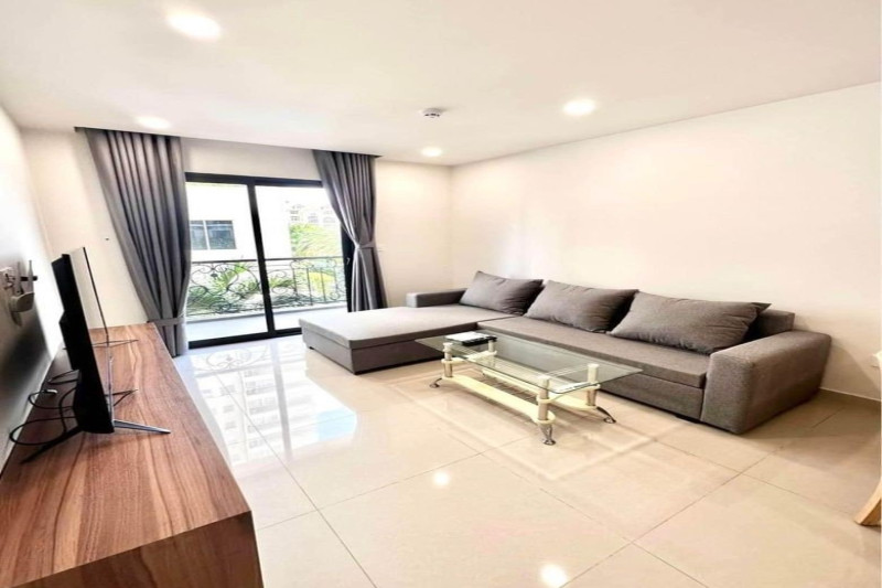 A Tastefully Composed Two-Bedroom Residence