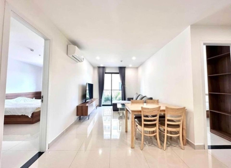 A Tastefully Composed Two-Bedroom Residence