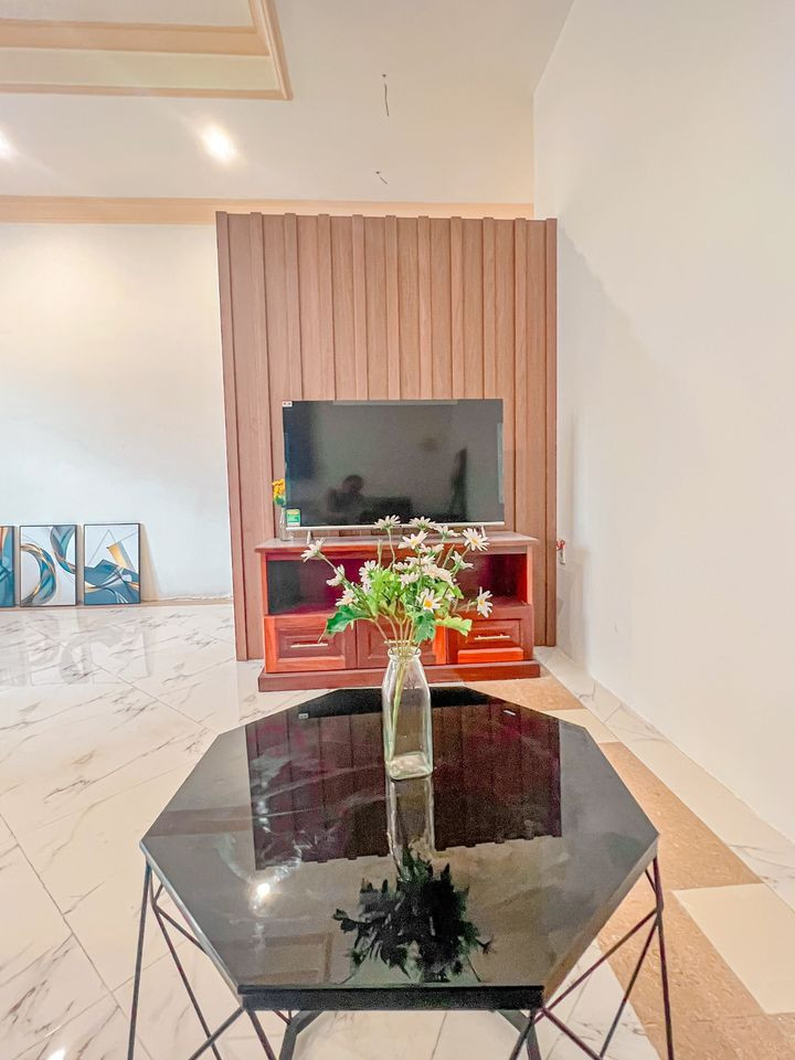 A Graceful Two-Bedroom Living Environment