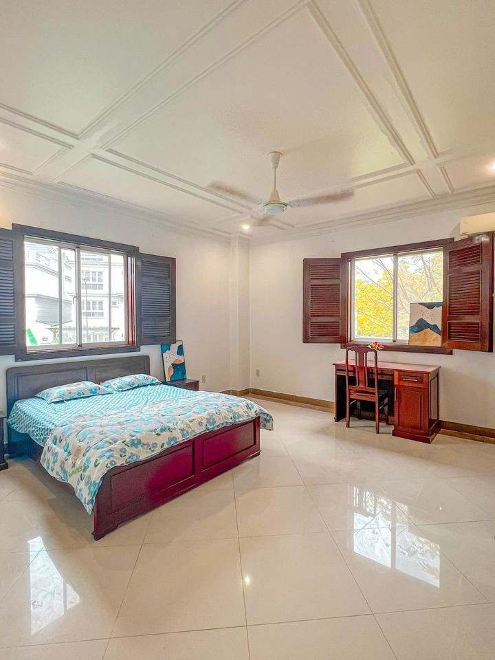 A Graceful Two-Bedroom Living Environment