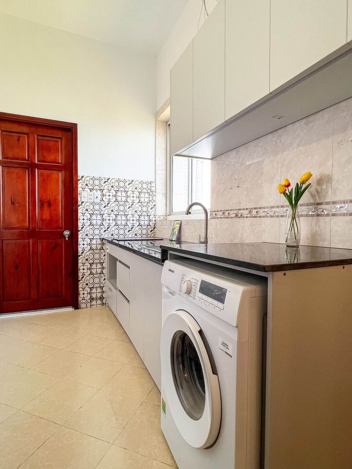 Two-Bedroom Apartment Blending Comfort and Aesthetics