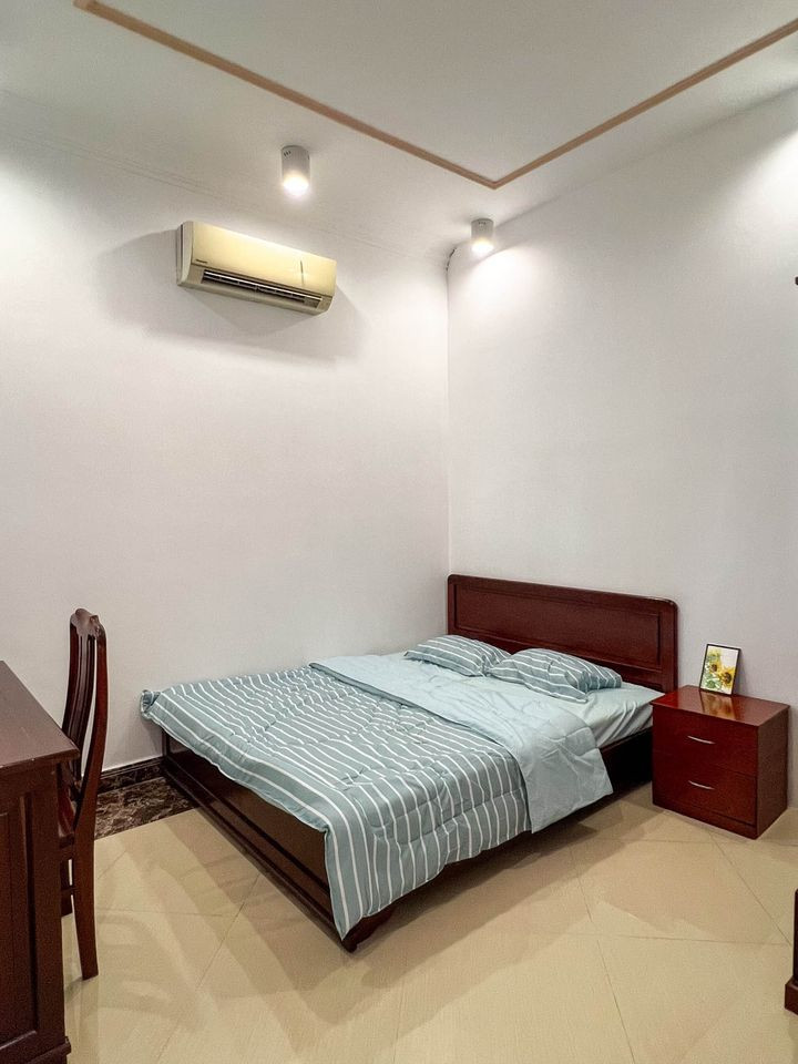 Two-Bedroom Apartment Blending Comfort and Aesthetics