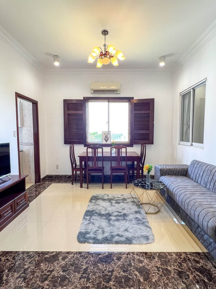 Two-Bedroom Apartment Blending Comfort and Aesthetics