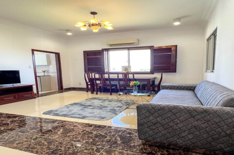 Two-Bedroom Apartment Blending Comfort and Aesthetics