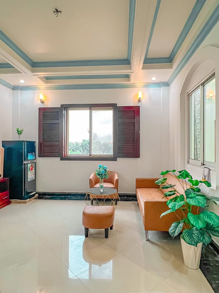 Two-Bedroom Apartment Blending Comfort and Aesthetics