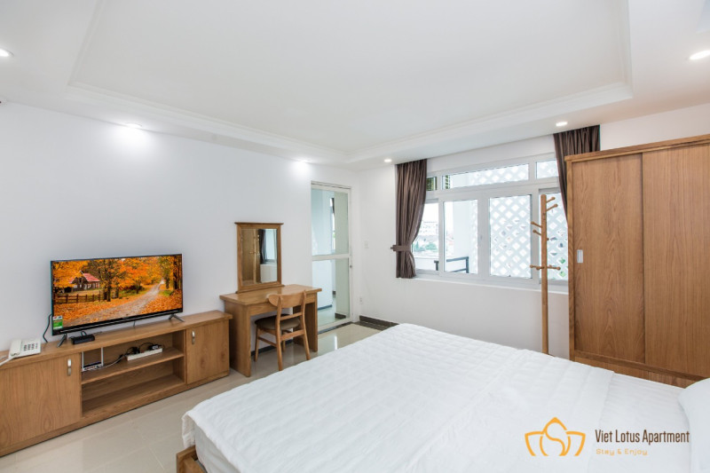 Two-Bedroom Apartment Featuring Refined Interior Style