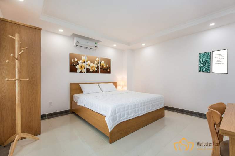 Two-Bedroom Apartment Featuring Refined Interior Style