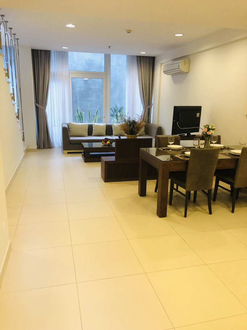 Duplex -A Two-Bedroom Home Close to Cafes and Shops