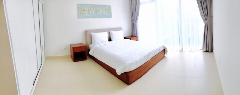 Duplex -A Two-Bedroom Home Close to Cafes and Shops