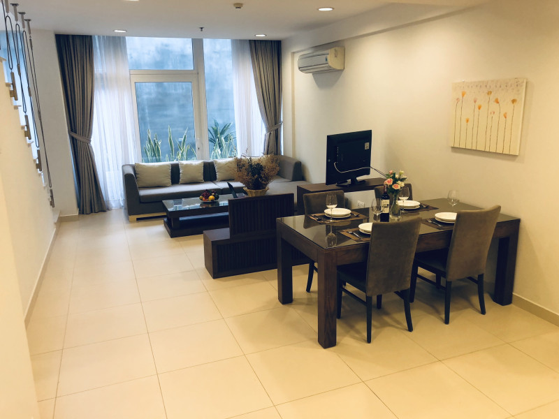 Duplex -A Two-Bedroom Home Close to Cafes and Shops