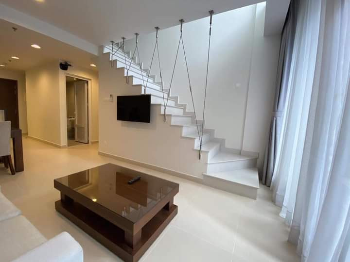 Duplex -A Two-Bedroom Home Close to Cafes and Shops