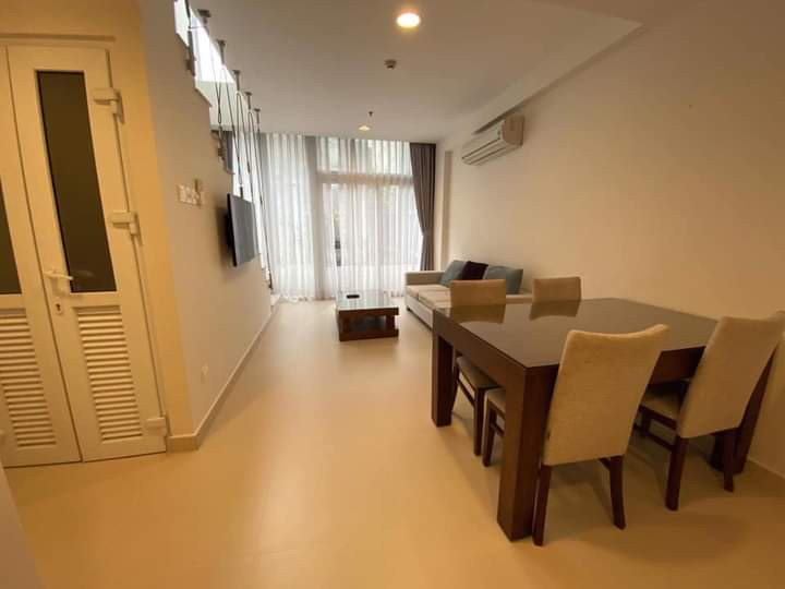 Duplex -A Two-Bedroom Home Close to Cafes and Shops