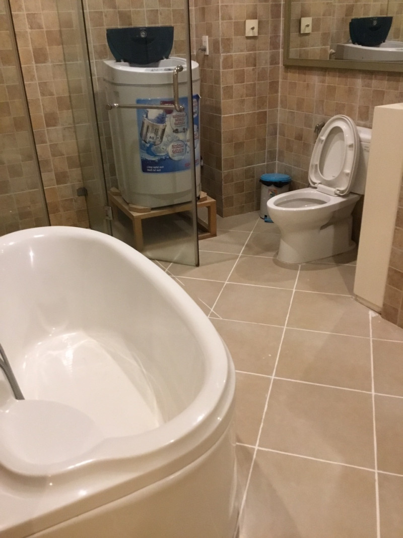 A Calm Two-Bedroom Apartment Away from Noise