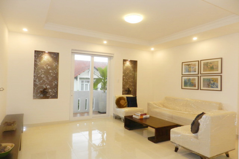 A Calm Two-Bedroom Apartment Away from Noise