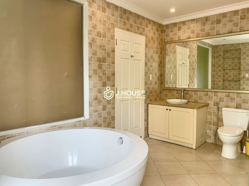 Two-Bedroom Home with Easy Access to Daily Needs