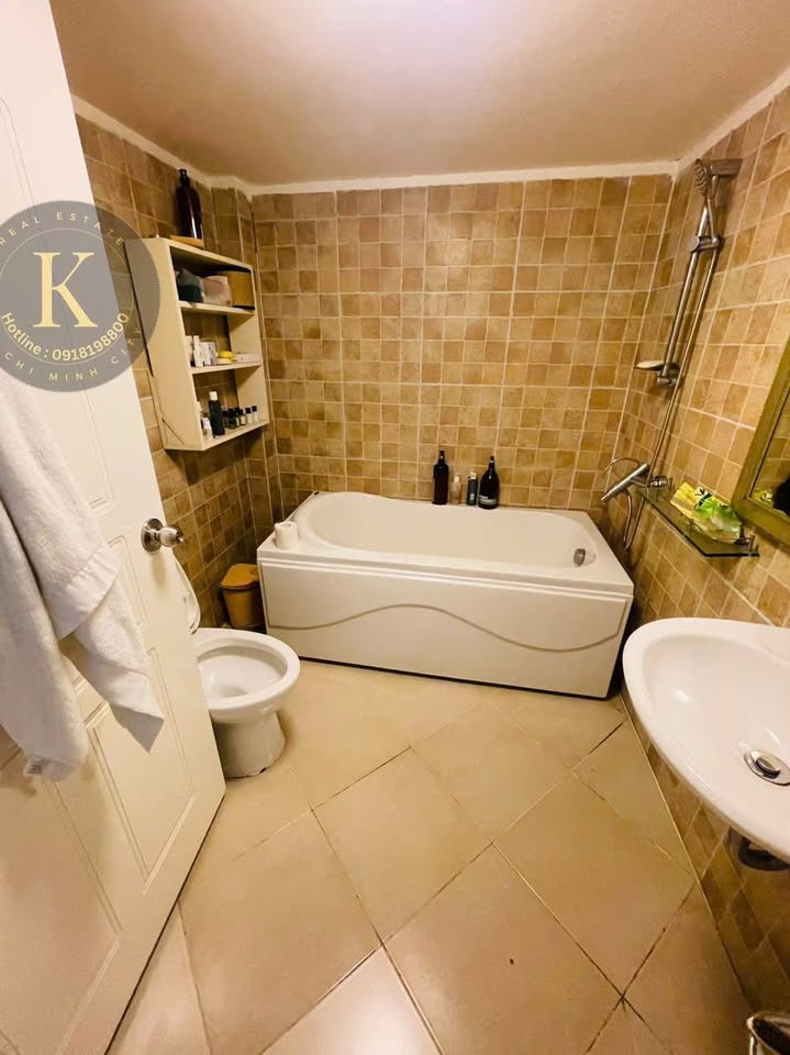 Two-Bedroom Apartment with Pleasant Daylight