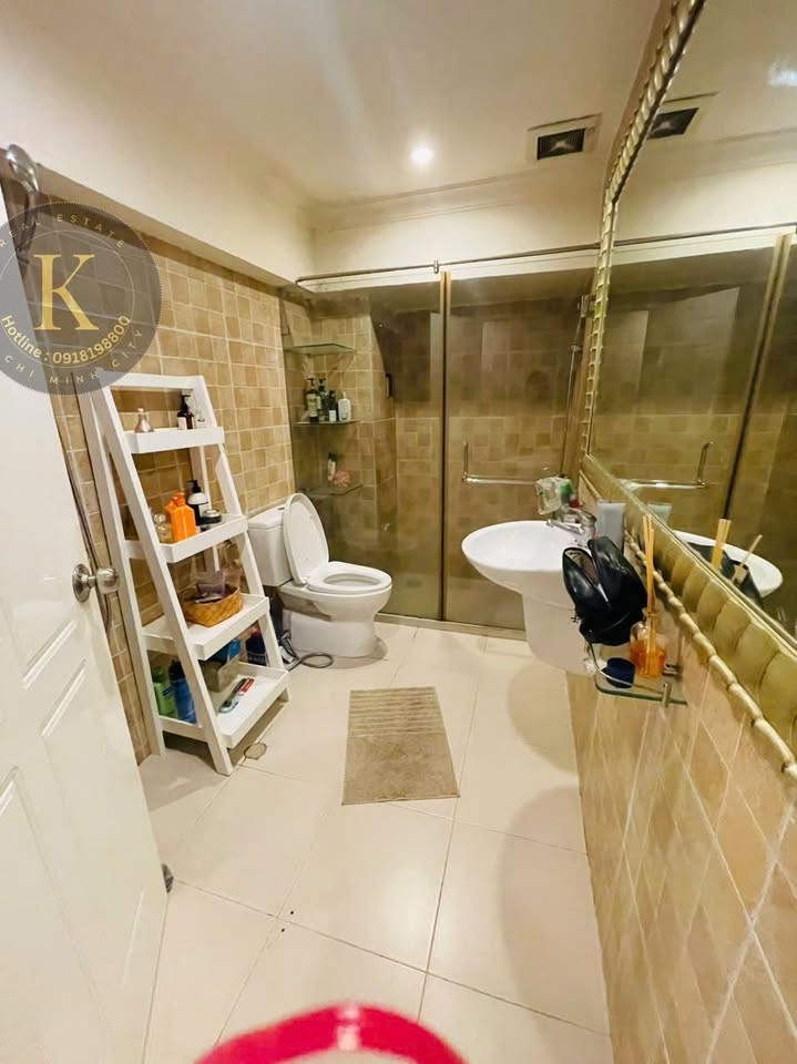 Two-Bedroom Apartment with Pleasant Daylight