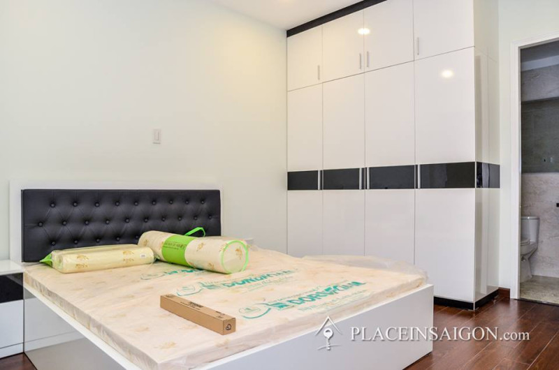 A Two-Bedroom Home for Balanced Urban Living