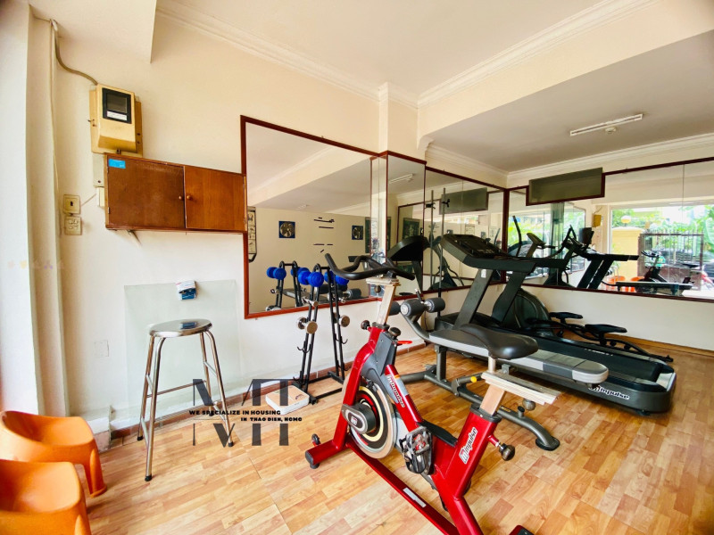 A Polished Two-Bedroom Apartment with Modern Appeal