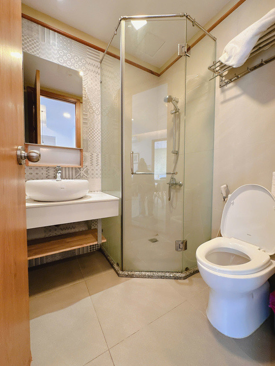 A Tasteful Two-Bedroom Residence with Modern Comfort