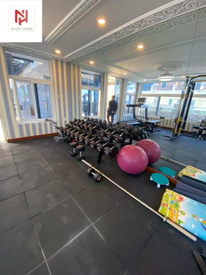 Two-Bedroom Apartment with Refined Aesthetic