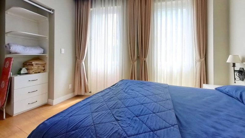 Two-Bedroom Apartment Featuring Harmonious Design Flow