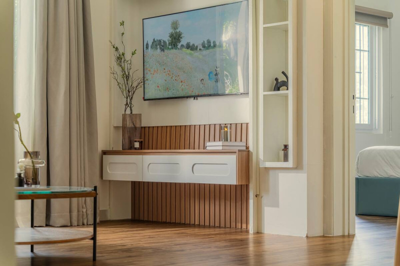 Two-Bedroom Apartment with Refined and Calm Energy