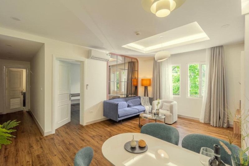 Two-Bedroom Apartment with Refined and Calm Energy